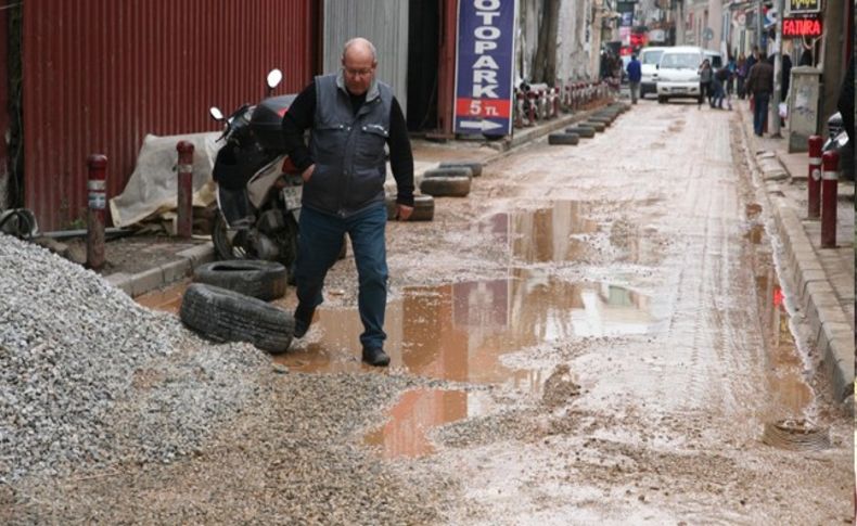 Alsancak'ta çile bitmiyor