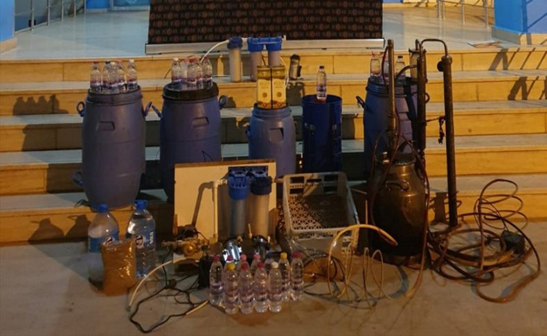 Aliağa'da 159 litre sahte içki ele geçirildi