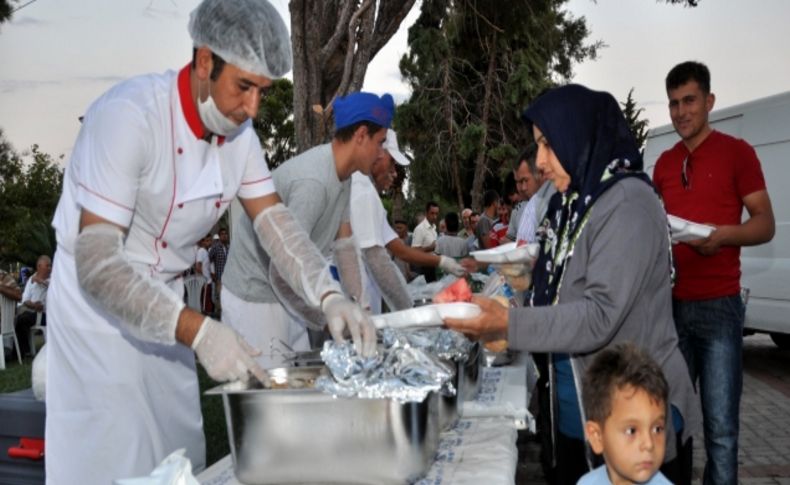 Aliağa'da iftar buluşmaları