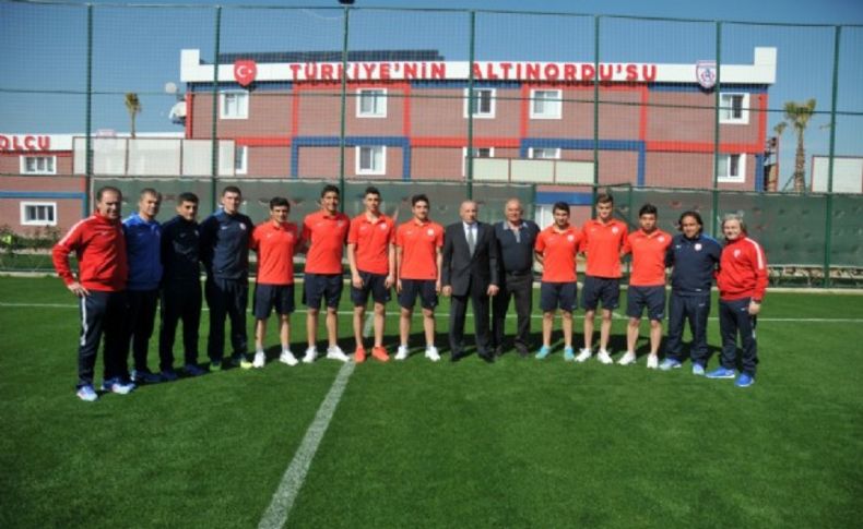 Altınordu'ya Rasim Kara'dan ziyaret