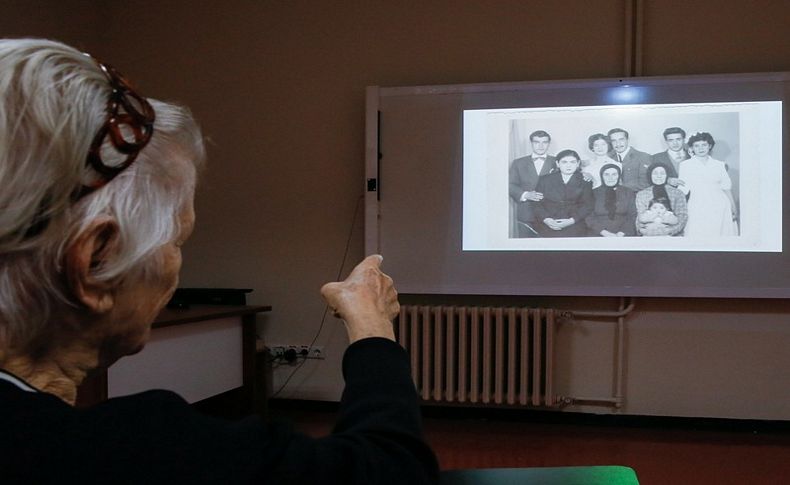 Alzaymır hastalarına 'aile albümü' terapisi