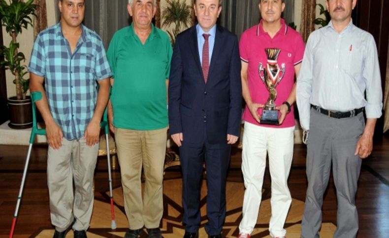 Ampute Antalya temsilcilerinden Vali Öztürk’e ziyaret