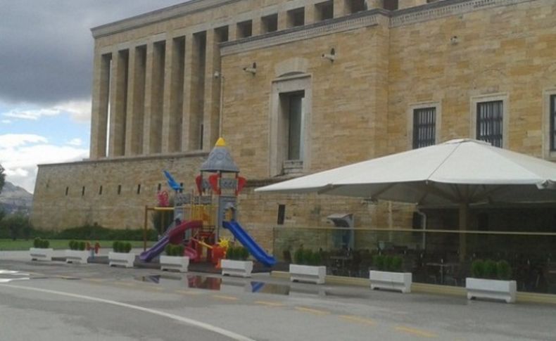 Anıtkabir'e çocuk parkı tepki çekti