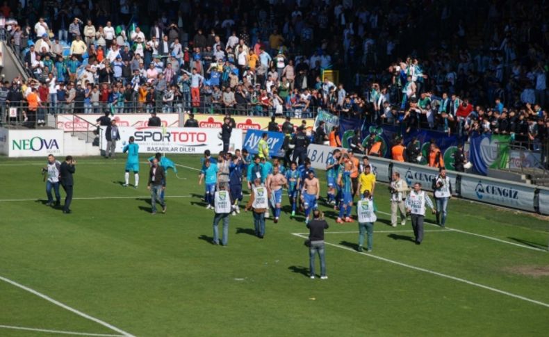 Ankaragücü'nü 3 - 0 yenen Çaykur Rizespor Süper Lig’e çıktı