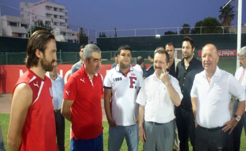 Antalya Emniyet Müdürü Sağlam, Medical Park Antalyaspor'u ziyaret etti