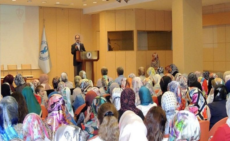 Antalya’daki hanımlara ‘Aile’de muhabbet’ semineri