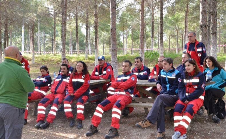 Arama Kurtarma Dernekleri Federasyonu'ndan Uşak UMKE’ye eğitim