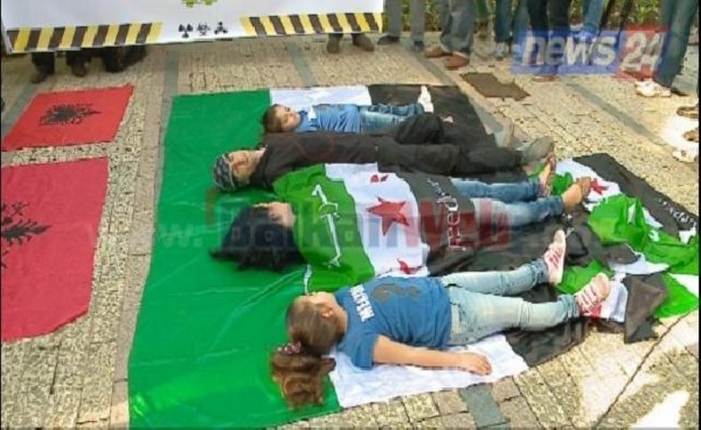 Arnavutluk’Ta, Suriye’Deki Kimyasal Silahlarin Imha Edilmesi Için Protestolar Sürüyor