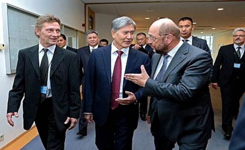 Atambayev Brüksel’de Barroso’yla görüştü