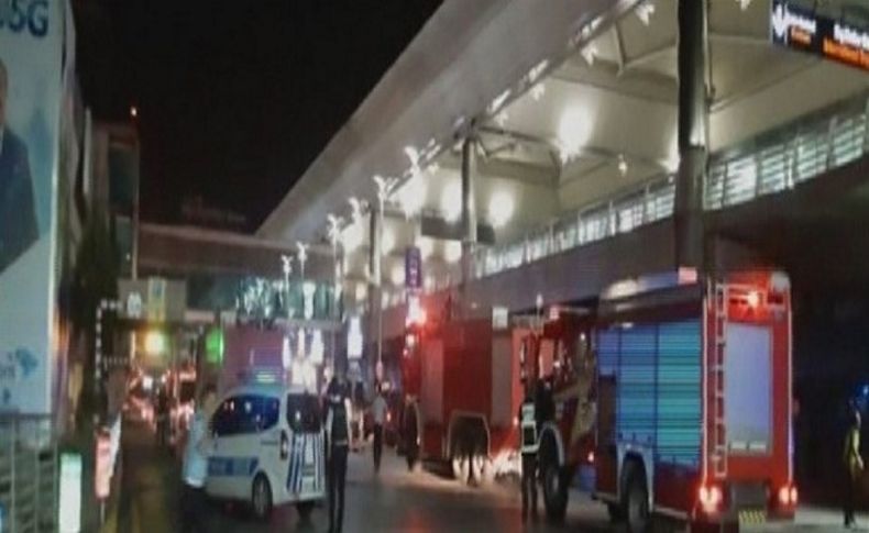 İstanbul Atatürk Havalimanı'nda canlı bomba patladı: 28 şehit, 60 yaralı