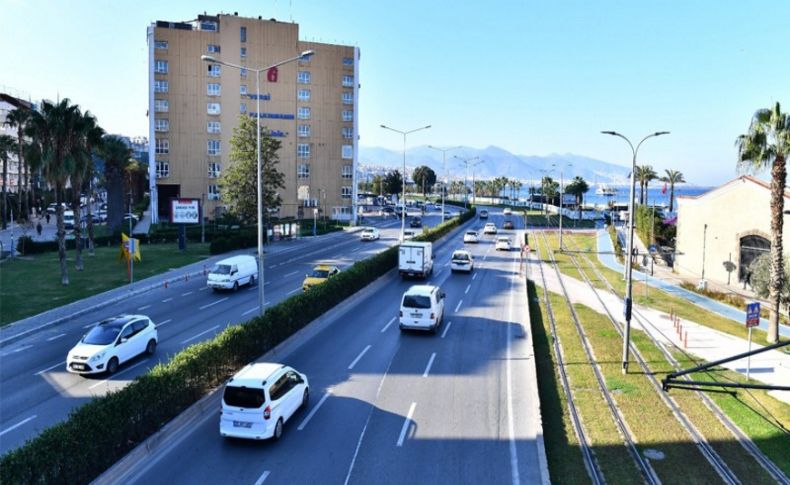 Atatürk Caddesi'nin Konak Pier bölümünde geçici trafik düzenlemesi başlıyor