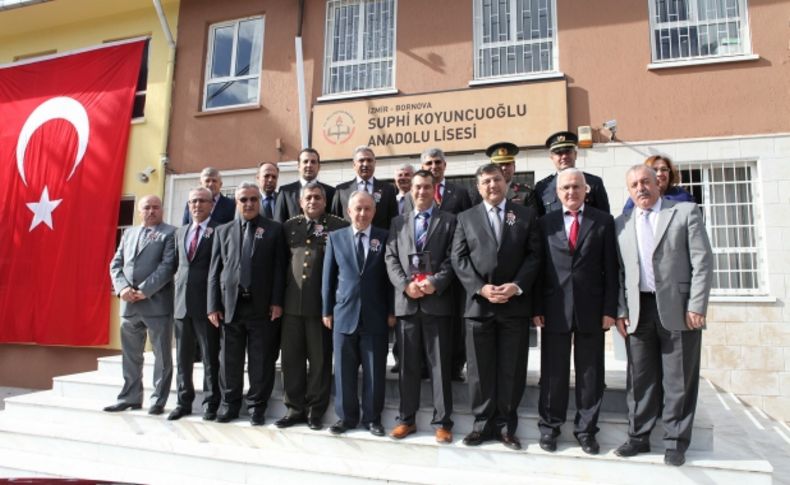 Atatürk Bornova’da özlemle anıldı