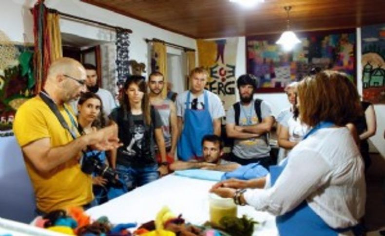 Avrupalı öğrenciler İzmir'i keşfetti