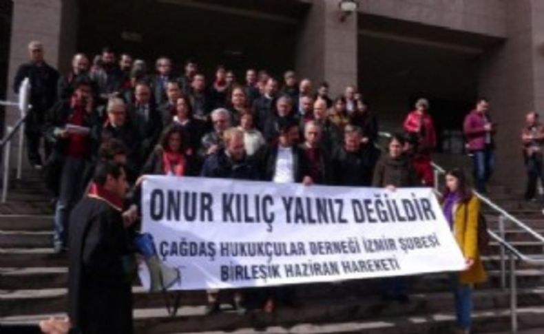 İzmir'de Onur Kılıç'a destek veren 100 avukata souşturma