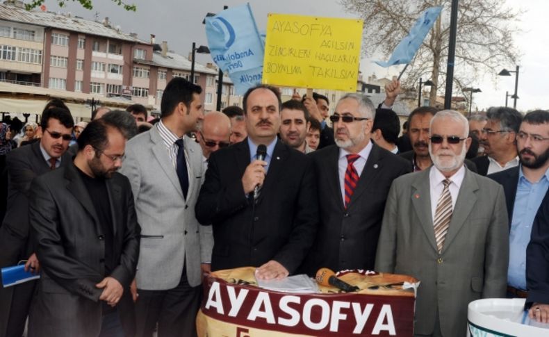 Ayasofya’nın cami olması için imza kampanyası başlatıldı