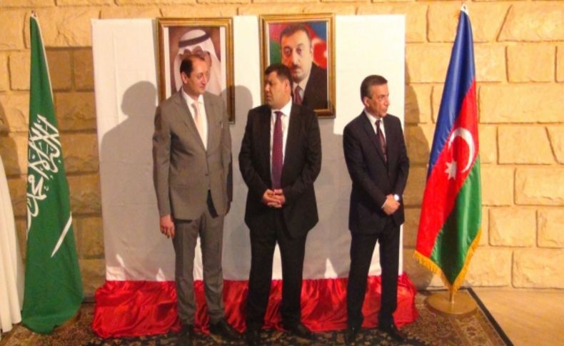 Azerbaycan Cumhuriyet Bayramı Suudi Arabistan'da kutlandı