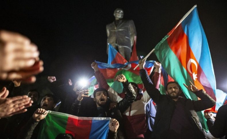 Azerbaycanlılar zaferi coşkuyla kutluyor