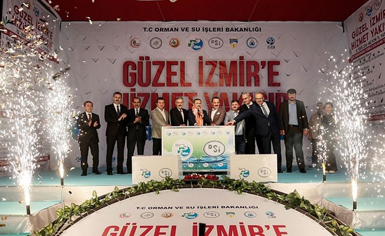 Bakan Eroğlu İzmir'de sahurda temel attı