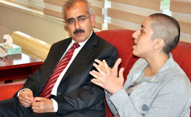 Bakan Bayraktar'ın yardım parasını iade eden genç kız: Tek derdim ilaç