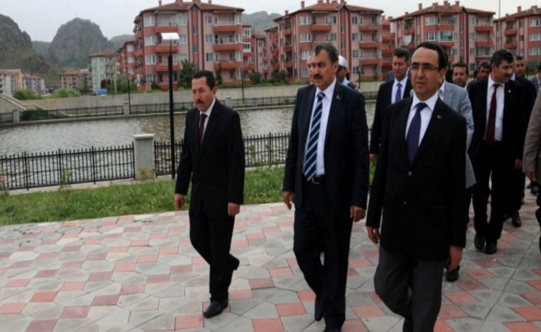 Bakan Eroğlu, 50 milyon liraya mal olan Akarçay mesire alanını gezdi