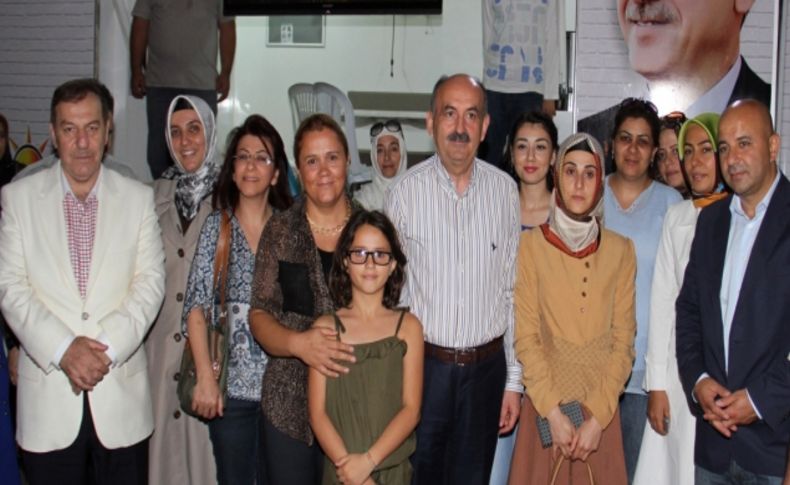 Bakan Müezzinoğlu, Esenyurtlularla iftar yaptı