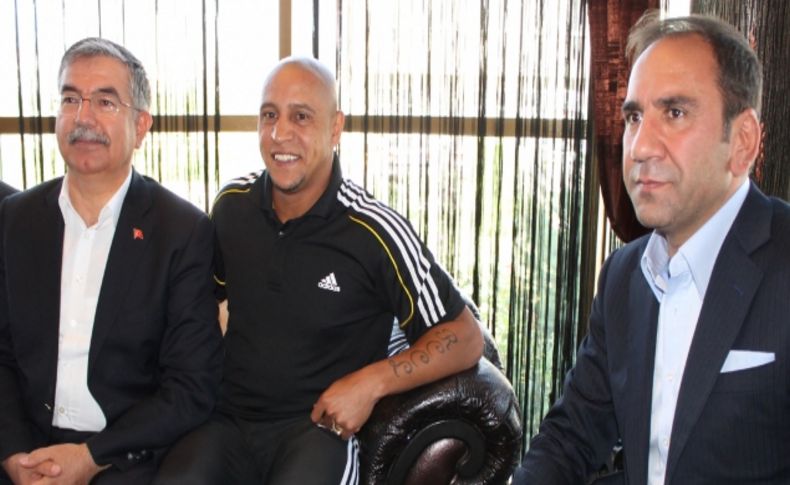 Bakan Yılmaz: Sivasspor Roberto Carlos ile başarılı olacaktır