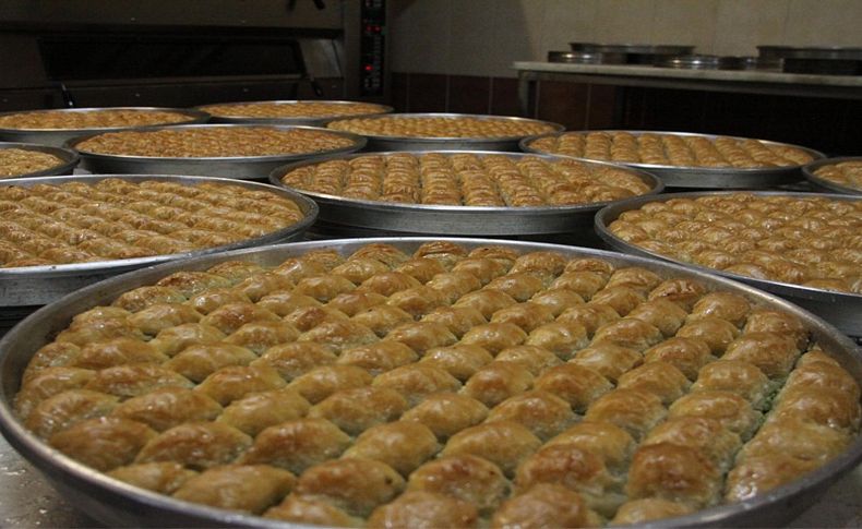 Baklavacılar siparişlere yetişmekte zorlanıyor