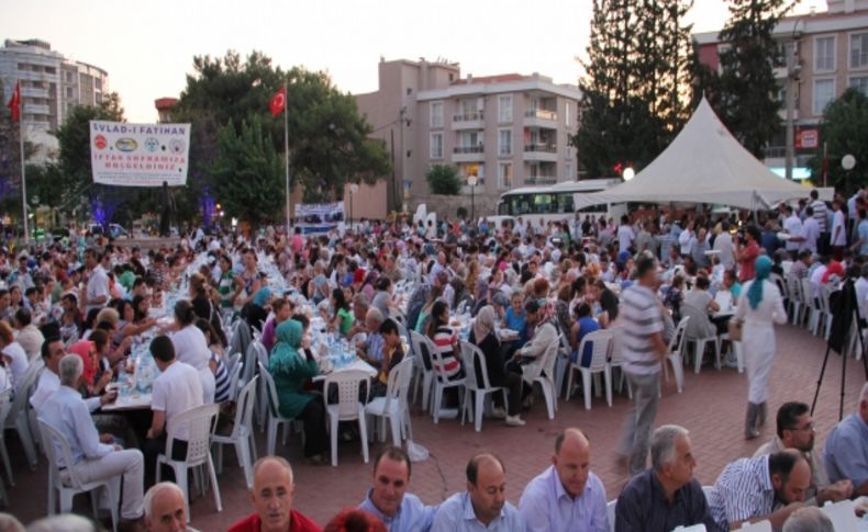 Balkan Dernekleri Federasyonu’ndan 4 bin kişilik ‘Evlad-ı Fatihan’ iftarı