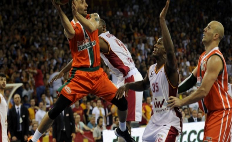 Banvit, seyircisinin de desteğiyle seriyi Bandırma’da eşitlemek istiyor