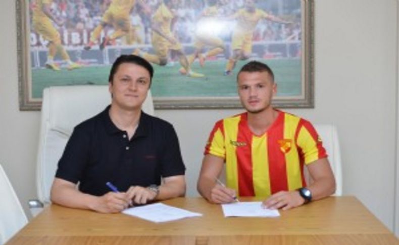 Göztepe Süper Lig'den bir futbolcuyu daha renklerine kattı