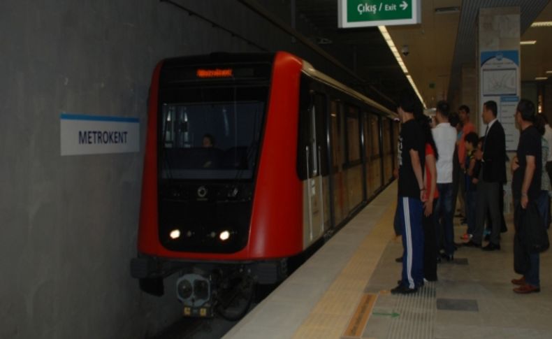 Başakşehir Beledeyi Başkanı Uysal: Metroyla büyük bir problem çözüldü