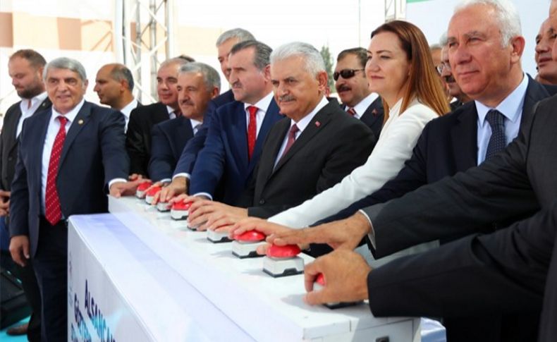 Başbakan Yıldırım İzmir'de 3 stadın temelini attı