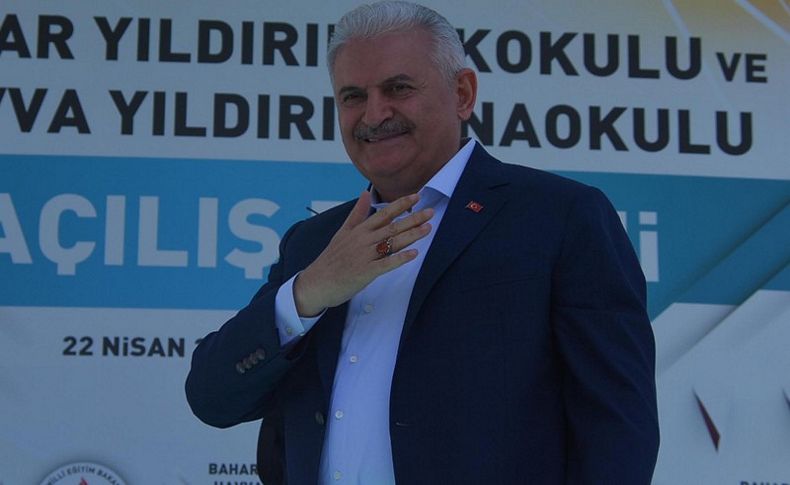 Başbakan Yıldırım, oyunu annesinin adını taşıyan okulda kullanacak