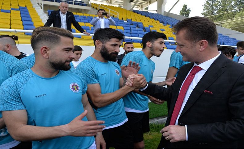 Başkan Aksoy Mememen Belediyespor'a verdiği sözü tuttu