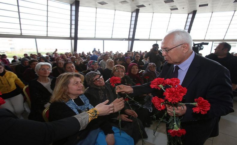 Başkan Selvitopu kadınların gününü kutladı