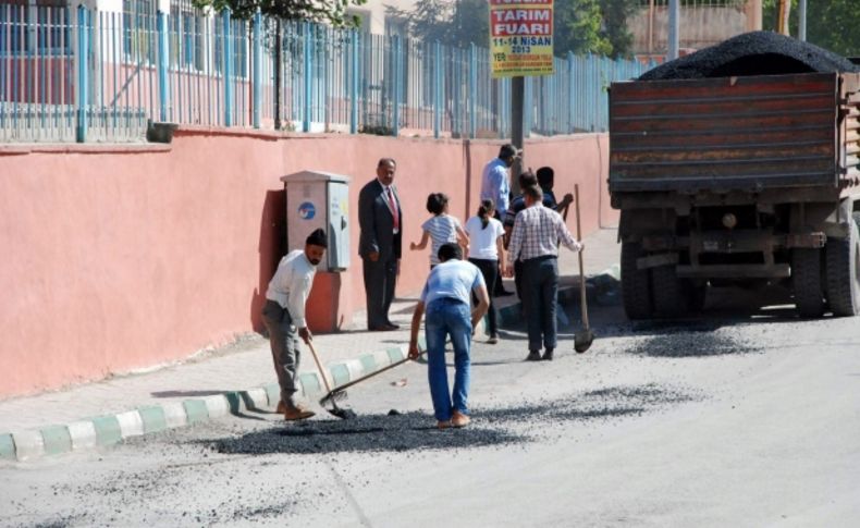 Başkan Özger: Aydıncık'ta kilit parkesiz cadde ve sokağımız kalmayacak