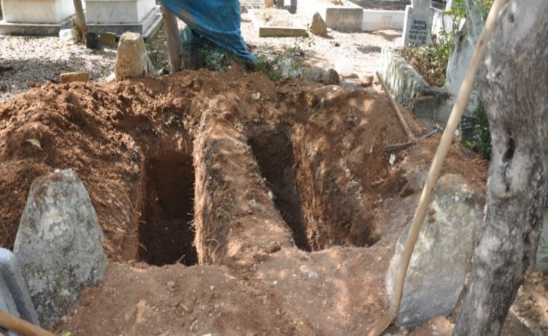 Başlık cinayetinde mezarın biri boş kaldı