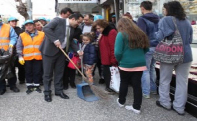 Bornova’da Bahar temizliği evlerden sokaklara taştı