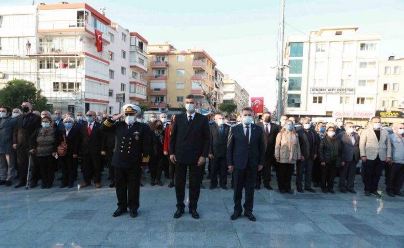 Bayraklı Ata’sını andı