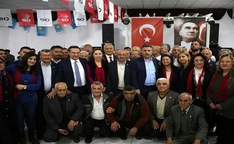 Bayraklı'da AK Parti'den CHP’ye 1249 katılım