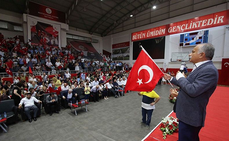 Bayraklı'da bayram geleneği sürdü