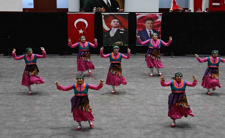 Bayraklı'da görsel şölen; Kursiyerler performanslarıyla tam not aldı