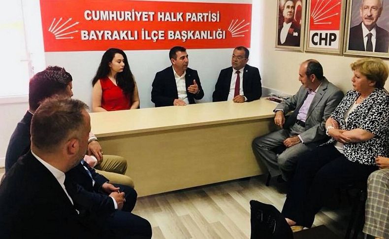 Bayraklı'da İYİ Parti'den CHP'ye nezaket ziyareti