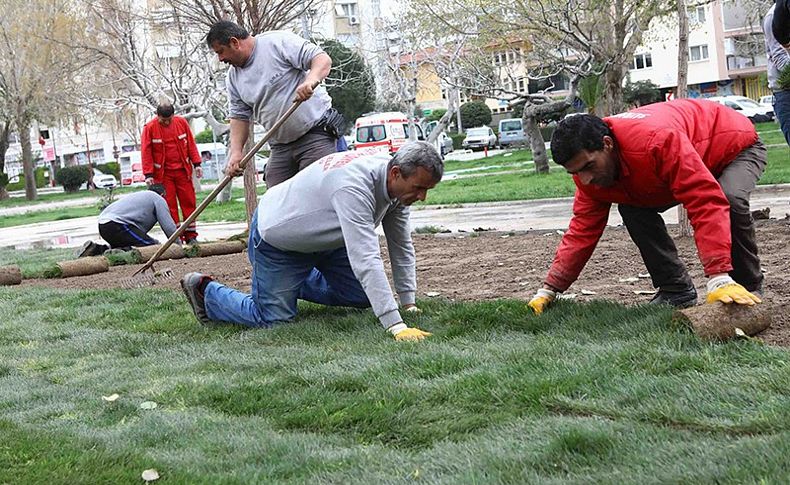 Bayraklı'da parklara bahar temizliği