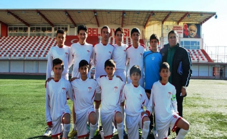 Bayraklı Belediyespor, 4'te 4 Yaptı