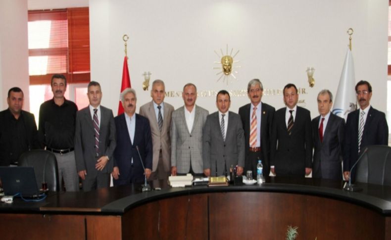 Bayraklı Kaymakamlığı'na atanan Adem Arslan meclis üyeleri ile vedalaştı