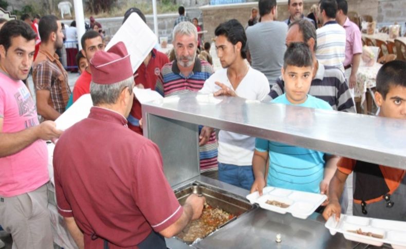 Belediye, Ramazan ayı boyunca 24 bin kişiye iftar verdi