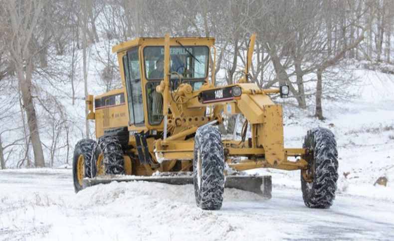 Bergama’da kar hayatı felç etti