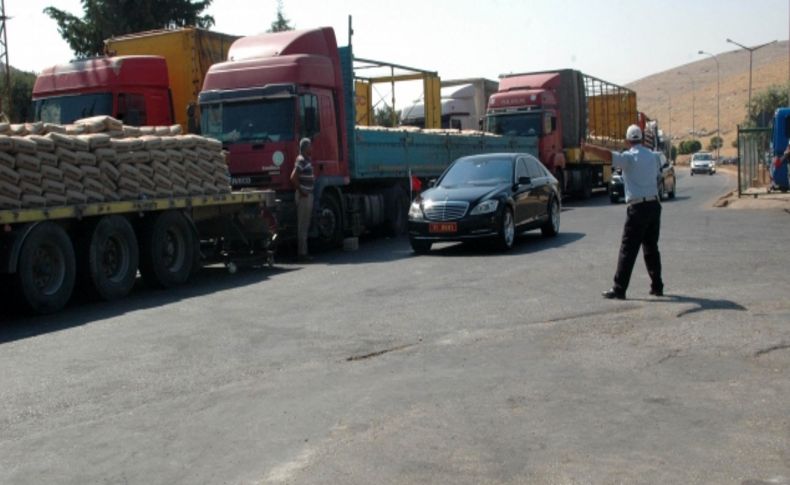 Bir haftada Suriye'den 9 bin 400 kişi Türkiye'ye geçti