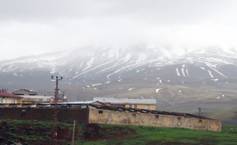 Bitlis’e nisan karı sürprizi